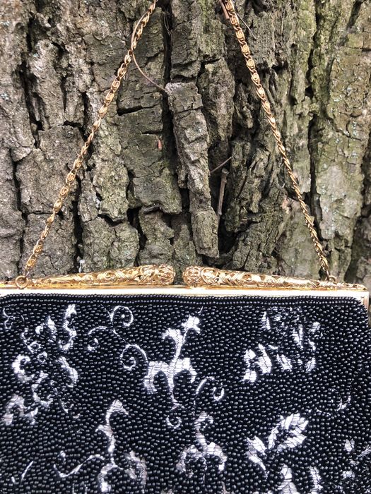 Винтажная сумочка расшитая бисером.