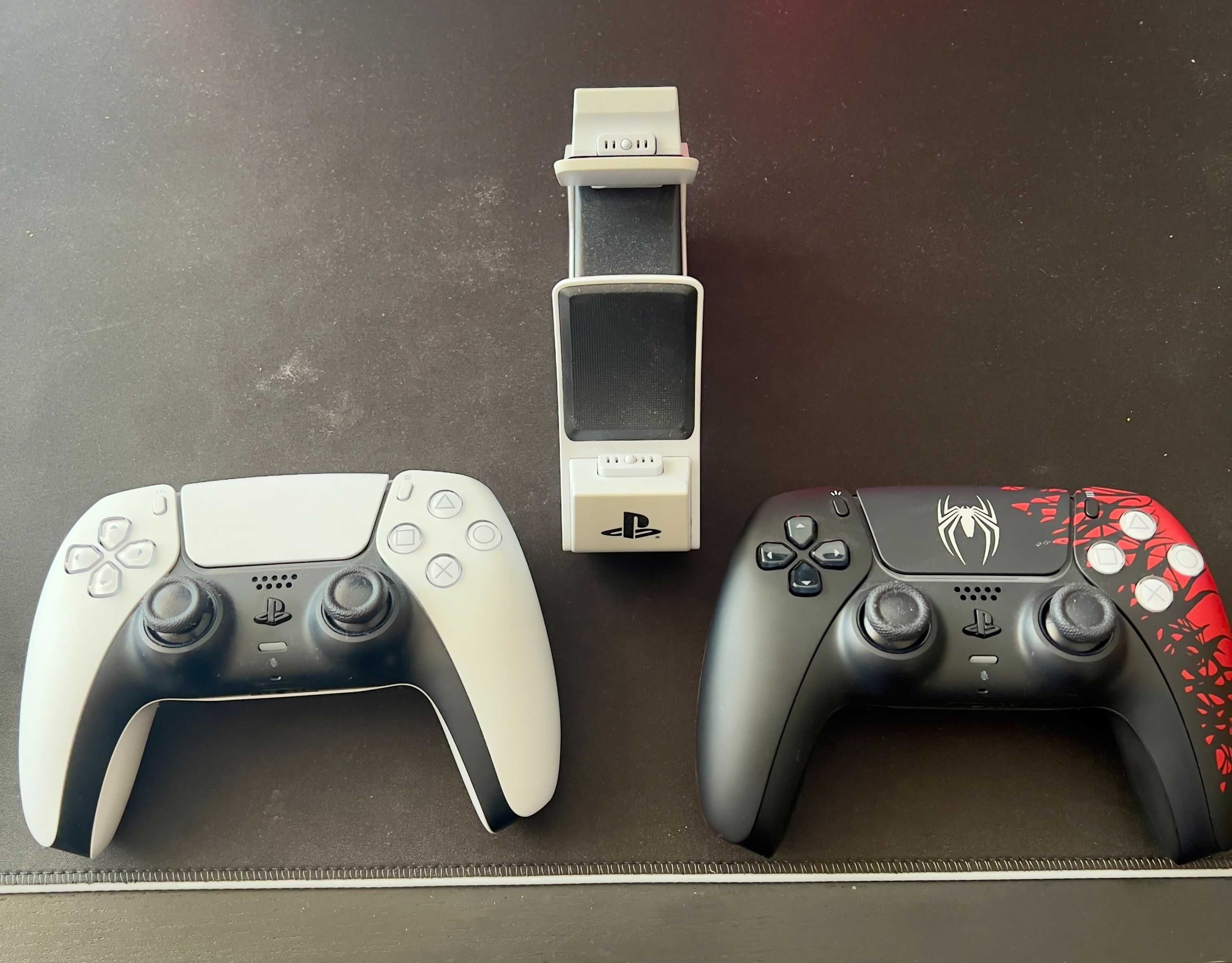 PS5 e vários acessórios
