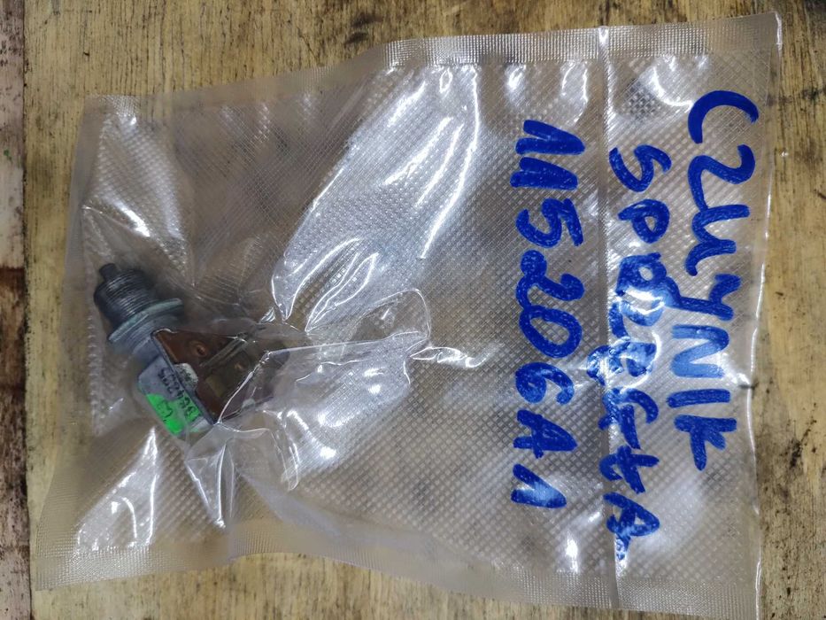 Czujnik sprzęgła CASE 5120,5130,5140,5150 nr kat-115206A1