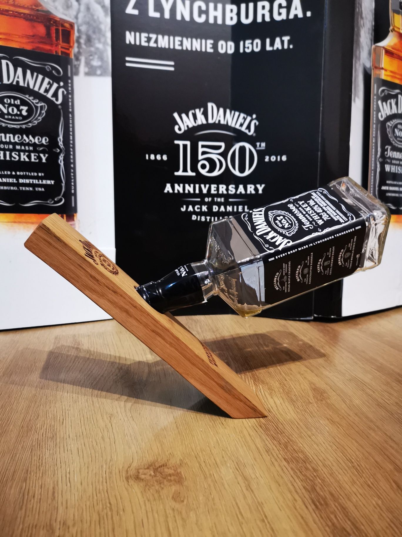 Ekspozytor dębowy Jack daniels