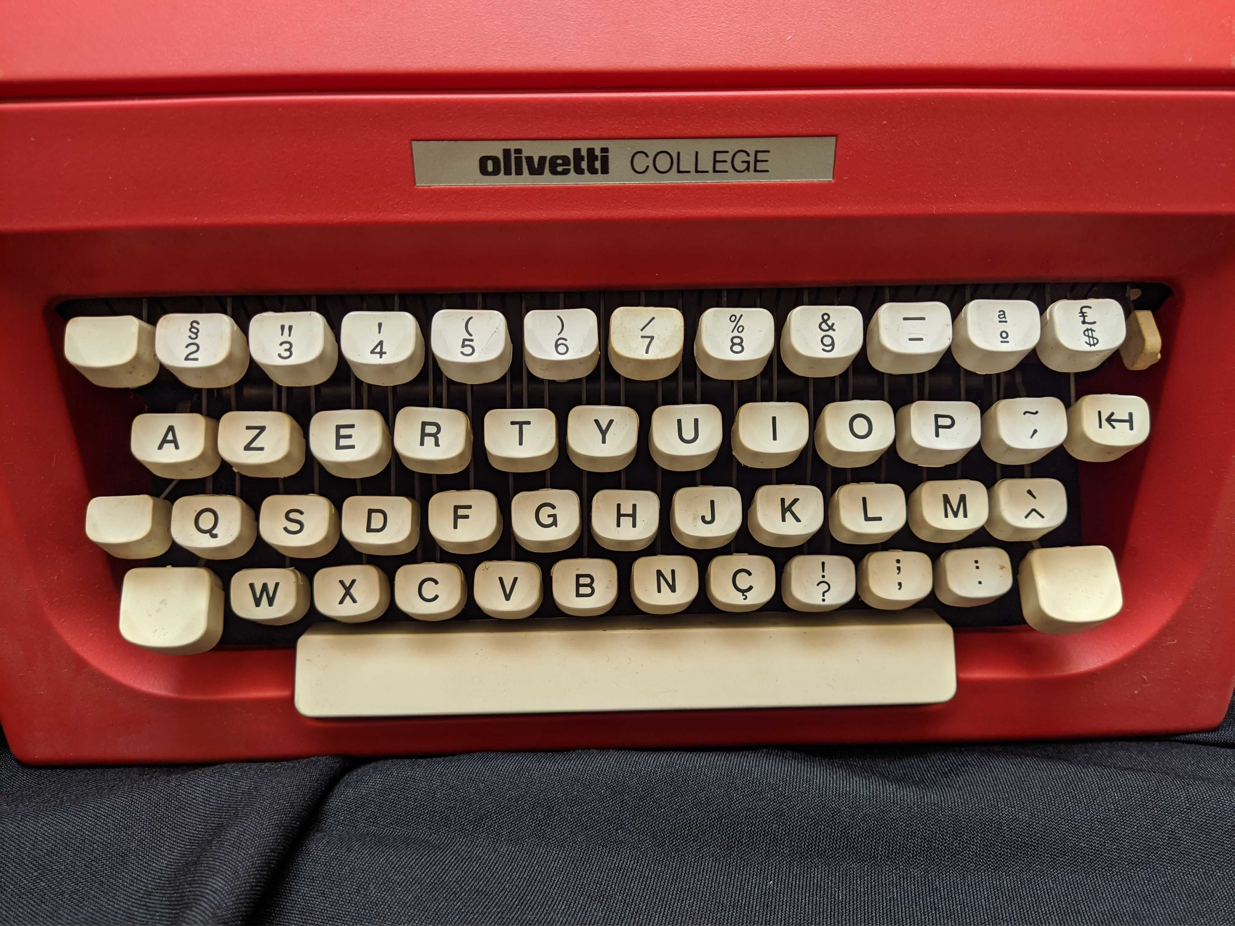 Máquina Escrever - Olivetti College