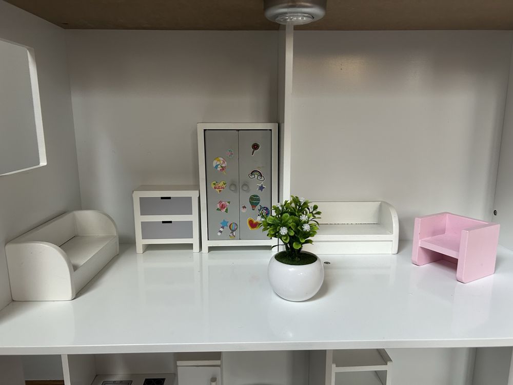 Duży drewniany domek dla lalek, mebelki gratis