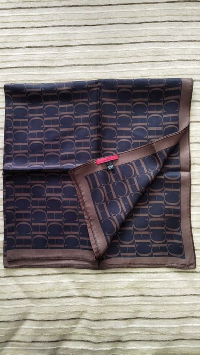 Lenço Carolina Herrera