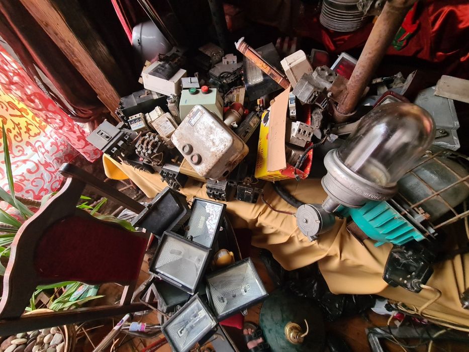 Радиоприемник philips,инструменти ключи и многое другое посуда ГДР