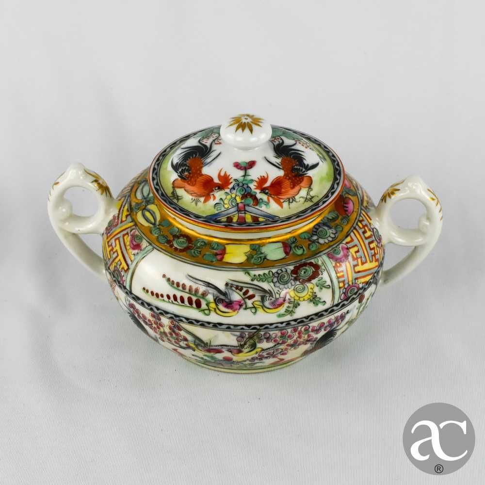 Bule açucareiro e leiteira, China, decoração luta de galos, circa 1970