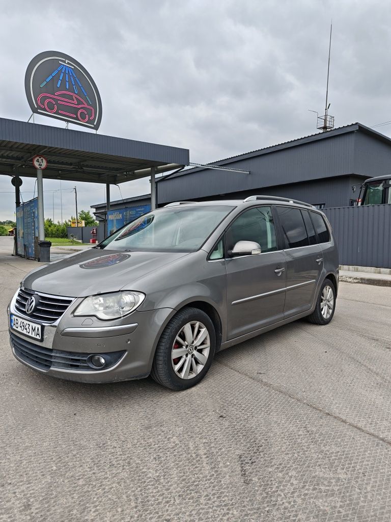 Volkswagen Touran 2008р. 2.0 TDI