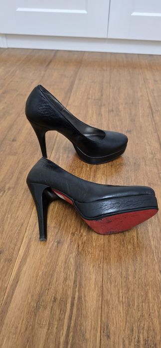 Buty Tessi z czerwoną podeszwą rozmiar 36