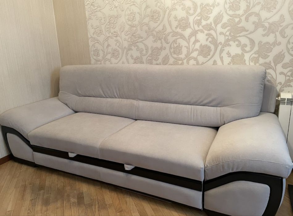 Перетяжка та ремонт м'яких меблів