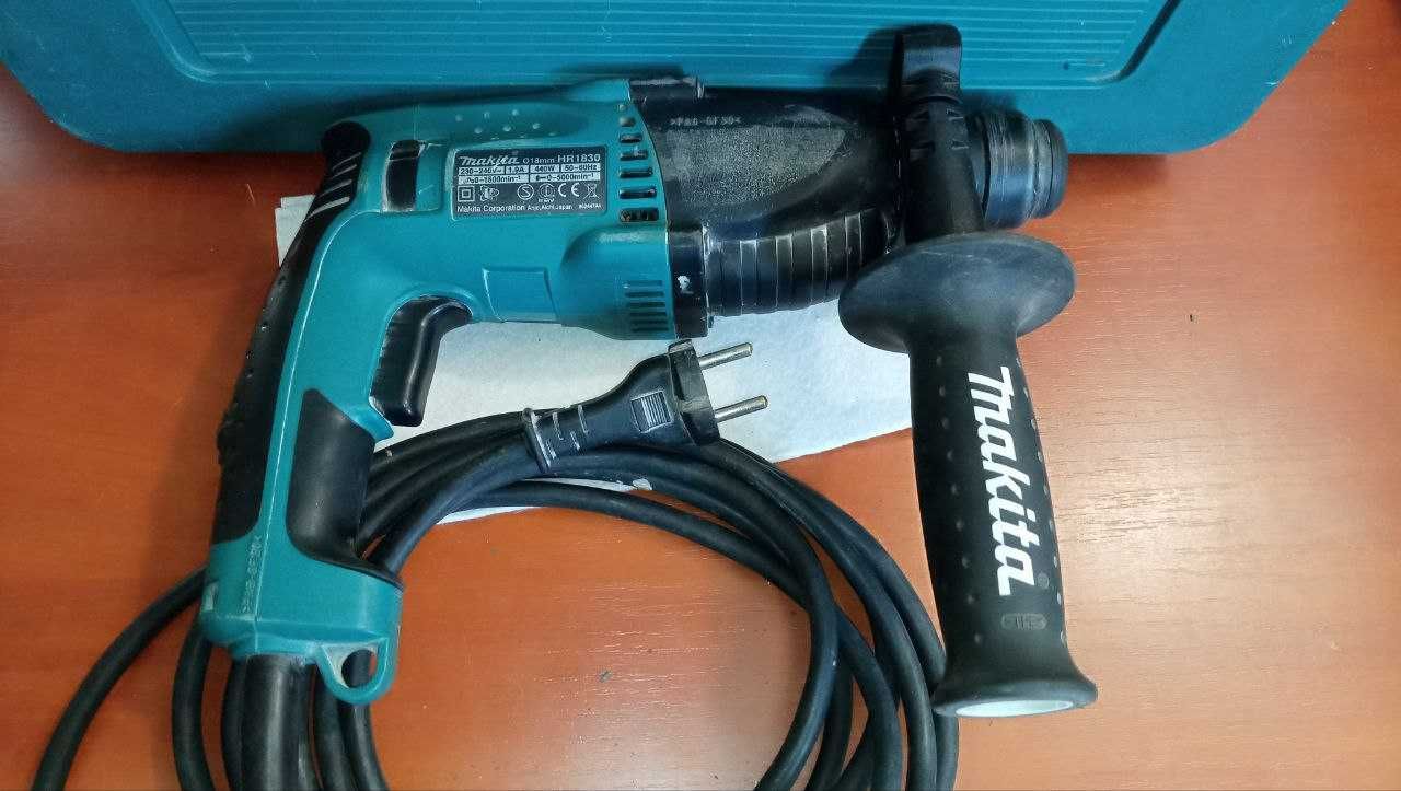 Перфоратор Makita HR 1830 б/у