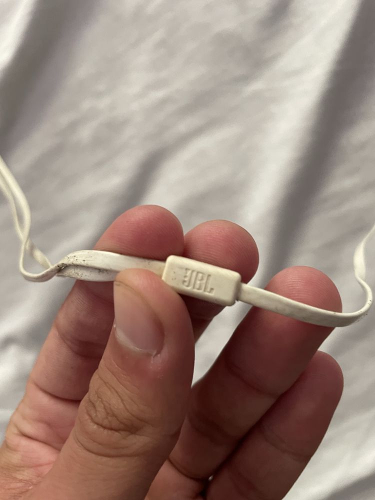 Fone de fio da jbl