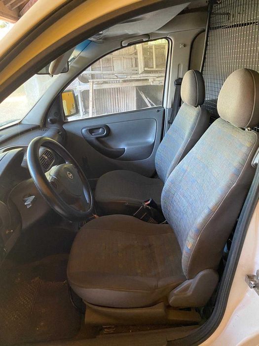 Opel Combo Diesel com inspeção