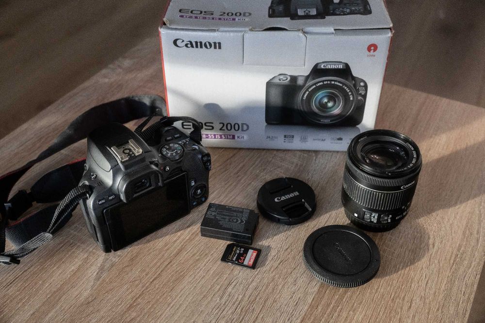 Zestaw Lustrzanka Canon EOS 200d + obiektyw 18–55mm