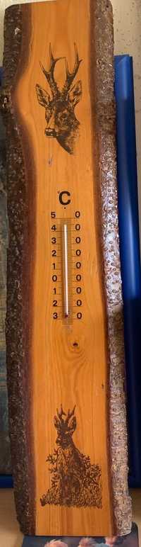 Myśliwski termometr na desce