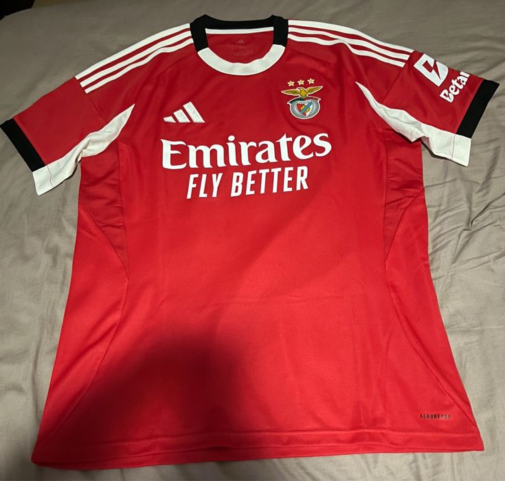 Vendo Blusa Benfica. ( Não Baixa de Preço ).