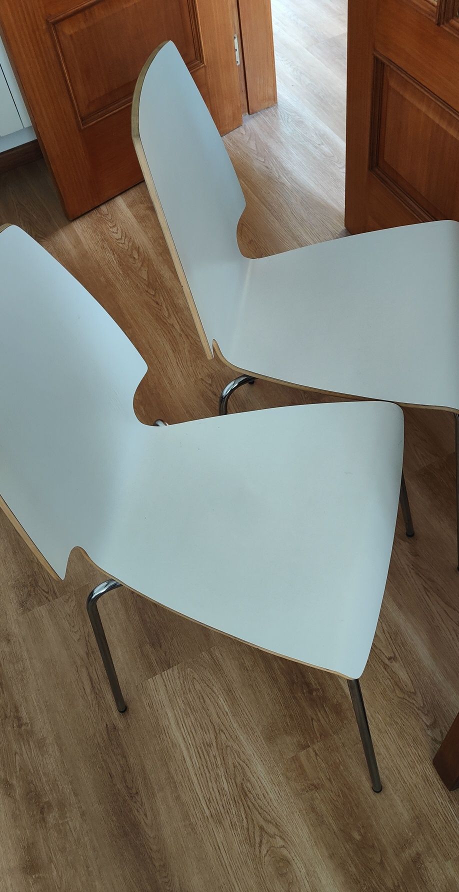 2 Cadeiras IKEA VILMAR – Modernas e Confortáveis