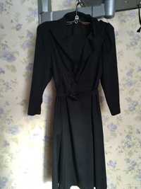 Черное платье с шелковой вышивкой