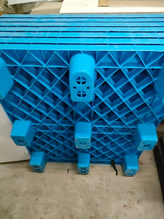 Palety plastikowe bardzo mocne 10szt.