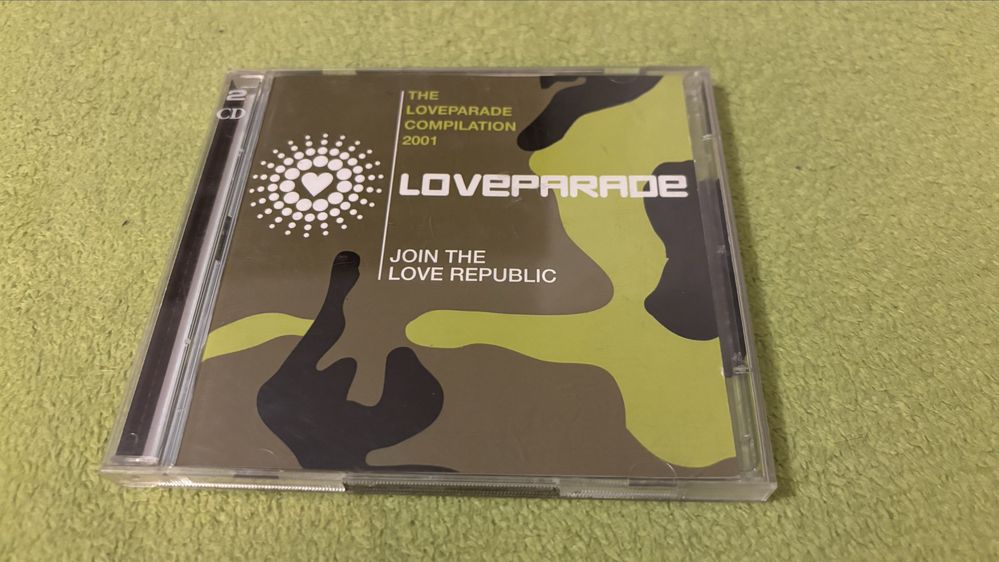The loveparade compilation 2001 - join the love parade republic 2cd