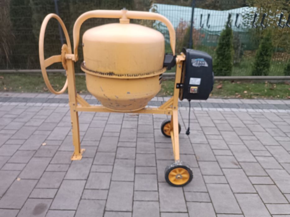 Betoniarka  200 litrów  jak nowa - włącznik do wymiany