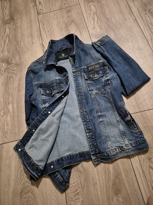 Philipp Plein kurtka dżinsowa. Rozmiar M-L. Stan idealny.

M lub L.