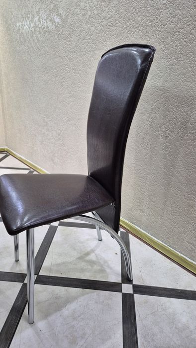 Стулья кожзам  коричневые