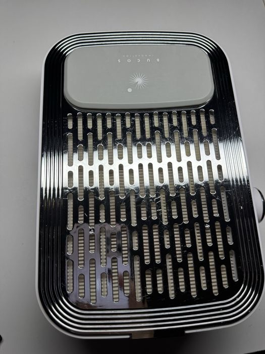 Витяжка для манікюру працює без світла