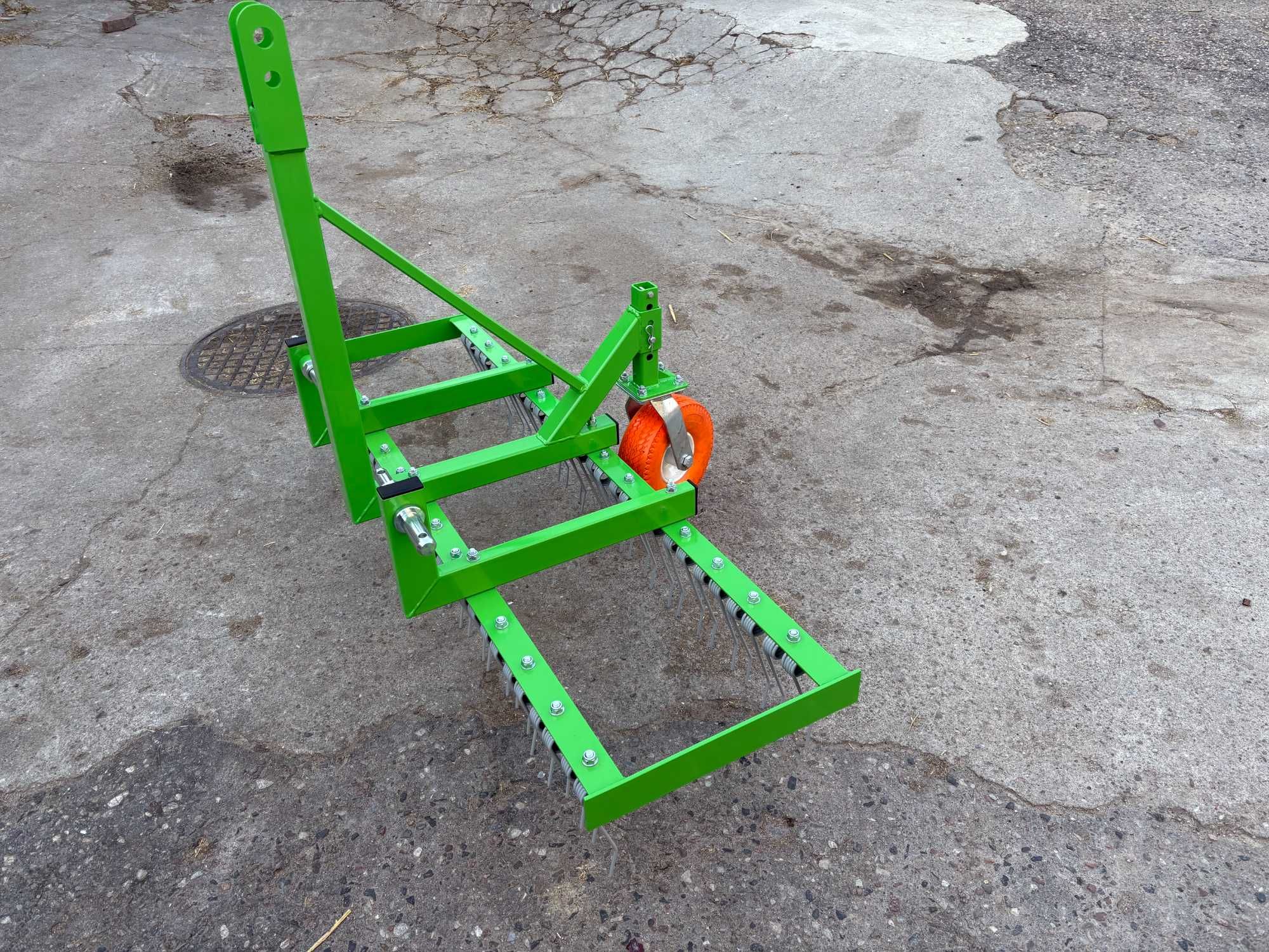 Wertykulator, aerator do trawnika.