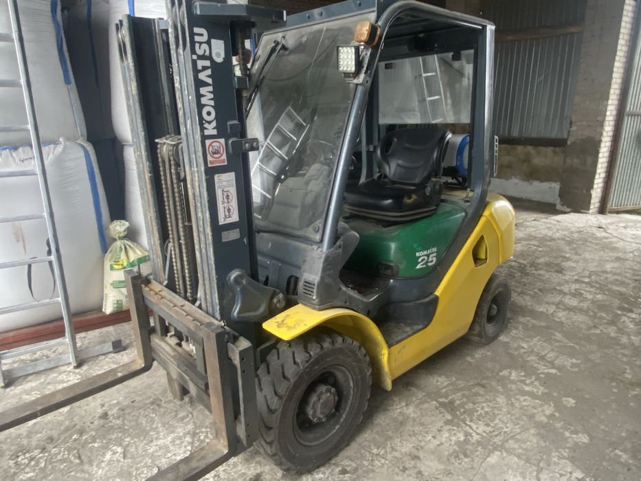 wózek widłowy komatsu.