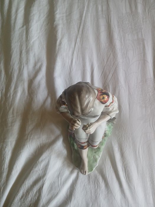 Статуєтка зромашкою девушка бу