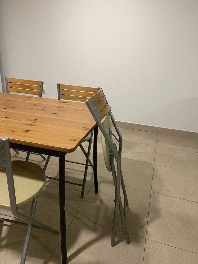 Conjunto de 1x Mesa + 6x Cadeiras