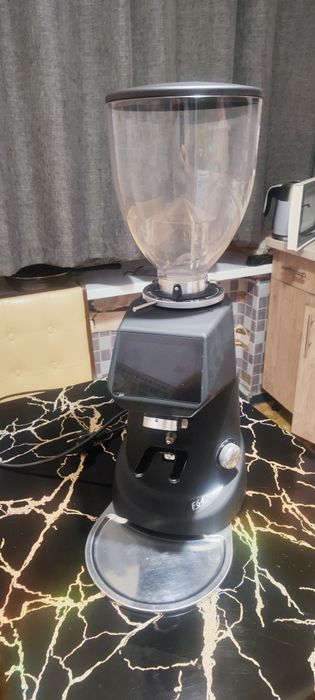 Продам професійну кавомолку Fiorenzato F64e