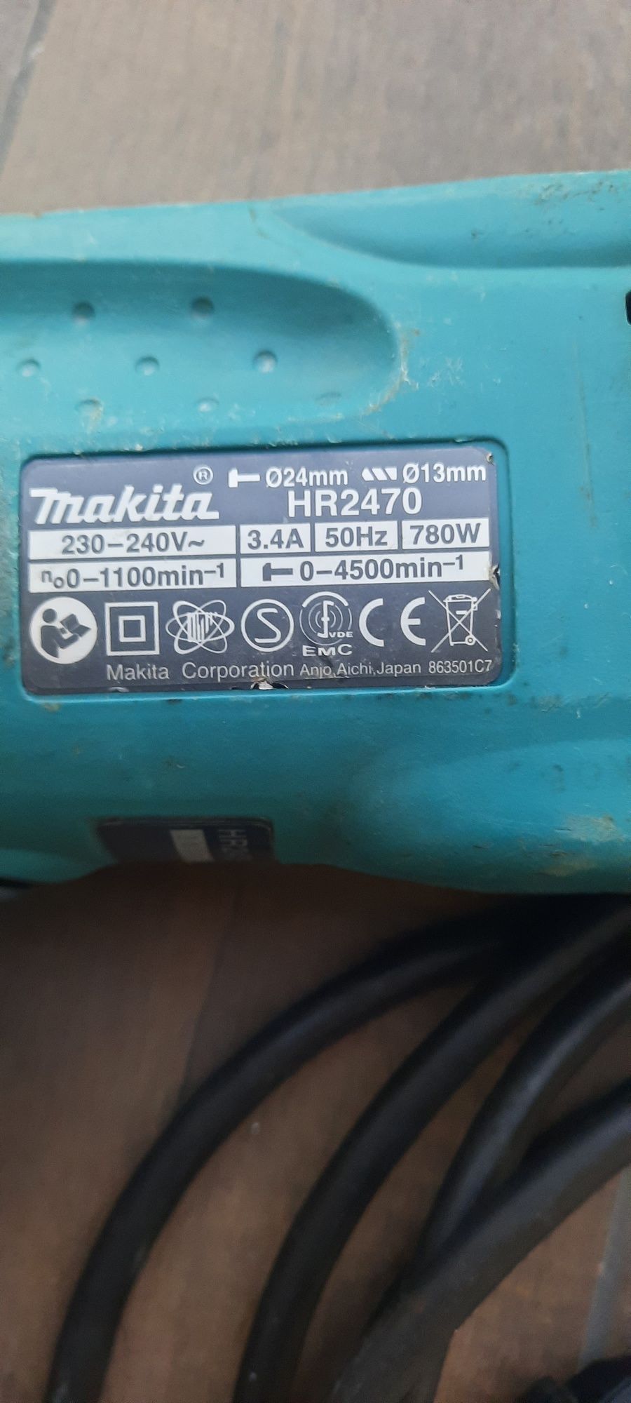 Продам перфоратор Makita HR2470 б/в