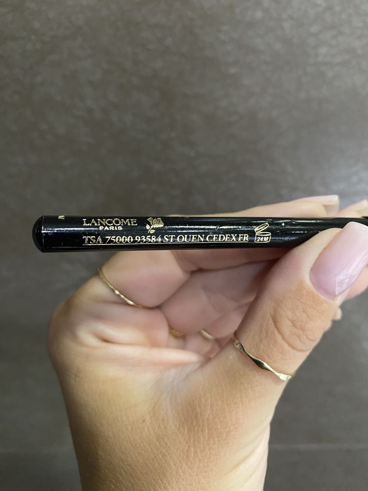 Czarna kredka konturówka eyeliner Lancome Crayon Khôl 01 Noir