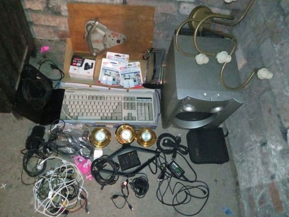 duża ilość elektroniki