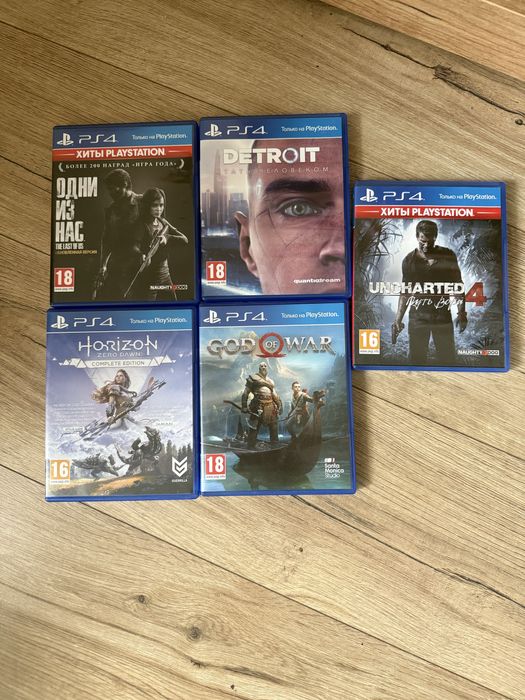 PlayStation 4 Pro 1TB + 2 геймпада + 5 игр + аксессуары