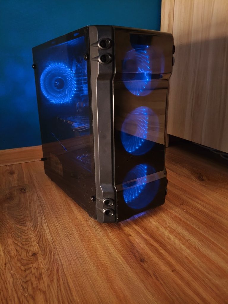 Komputer stacjonarny i7 RGB  SSD/HDD