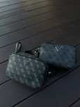 Сумка через плече від бренду GUESS