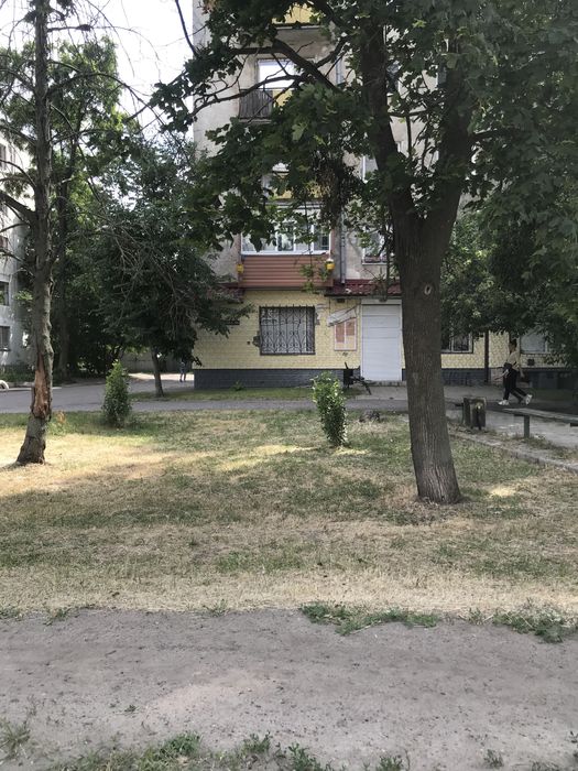 Продам  приміщення магазину