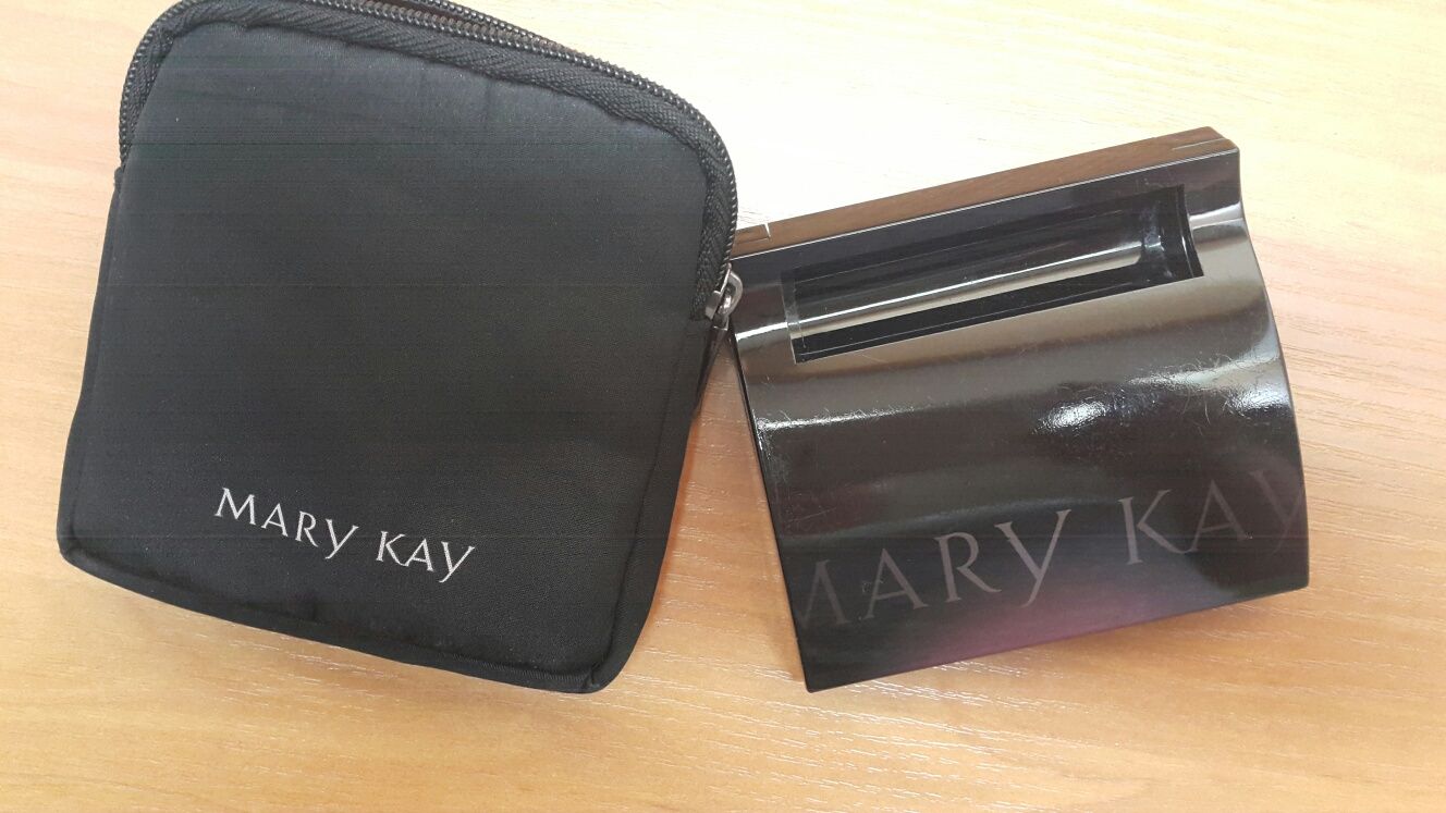 Футляр Mary Kay+ чехол + кисть. Планшет для теней