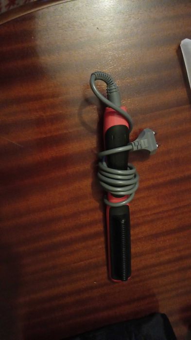 Pente alisador de cabelo