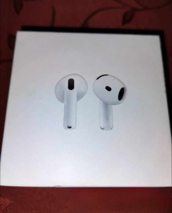 AirPods 4 без шумопоглиння