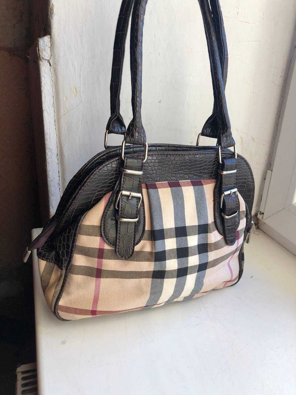 Фирменная сумка Burberry