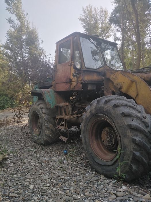 ХТЗ т156 фронтальной погрущик