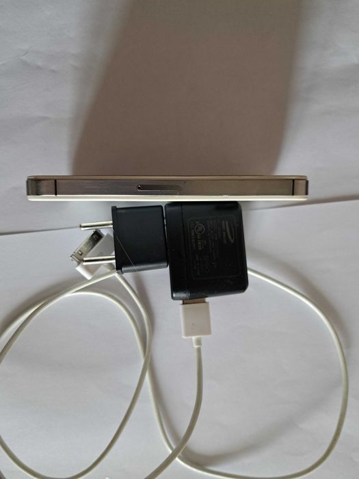 iPhone 4s. 16Gb White б/у.
