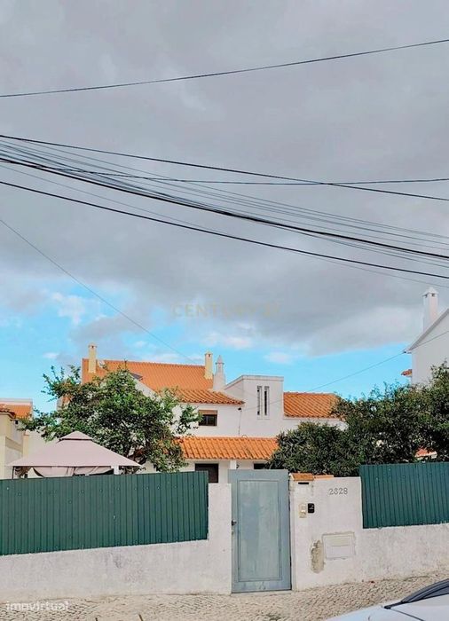 Andar de moradia T2 em Quinta do Conde, Sesimbra - Oportunidade Única!