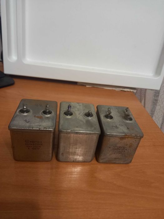 Конденсатори  К75-24 4мкФ 1600В, МБГЧ-1