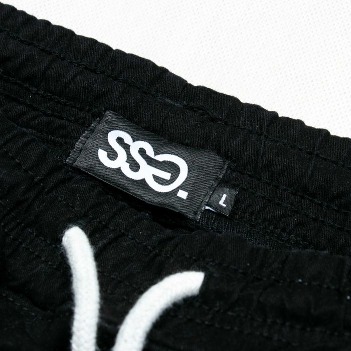 SSG spodnie joggery L męskie logowane