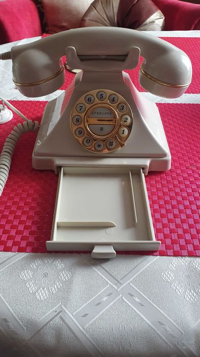 Aparat Telefoniczny - Retro