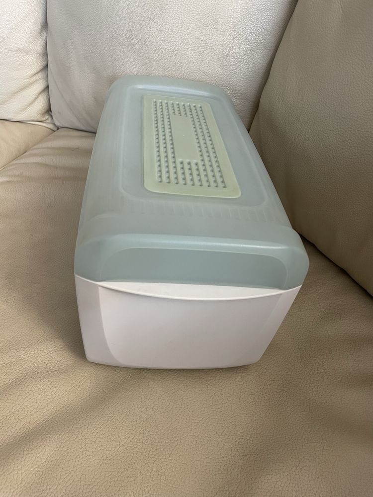 Pojemnik chlebak Tupperware A143 Junior jak nowy
