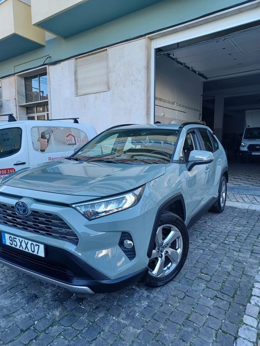 Toyota RAV4 - 2.5 Square Collection